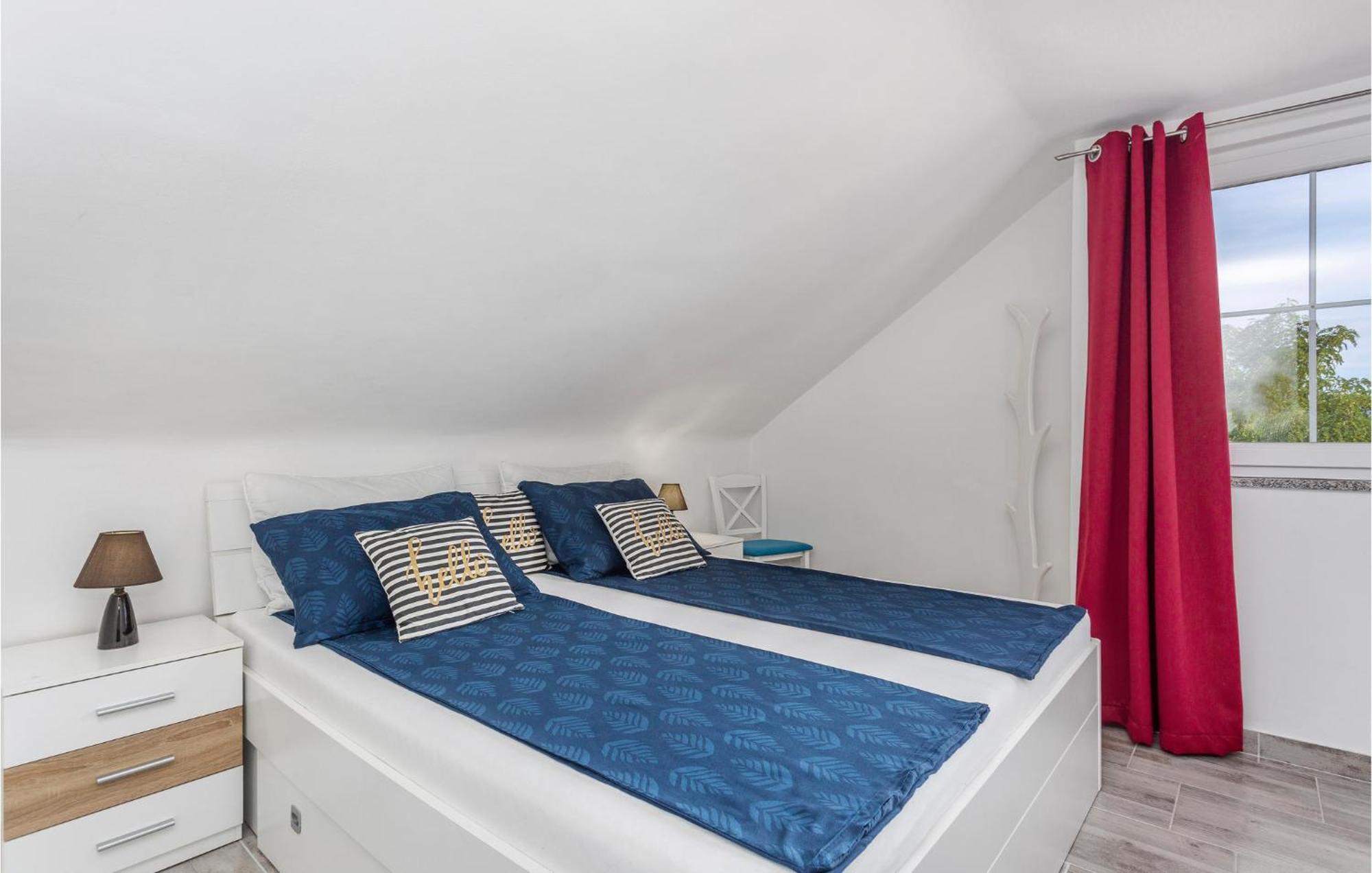 Awesome apartment in Krk with 2 Bedrooms&WiFi Risika Buitenkant foto
