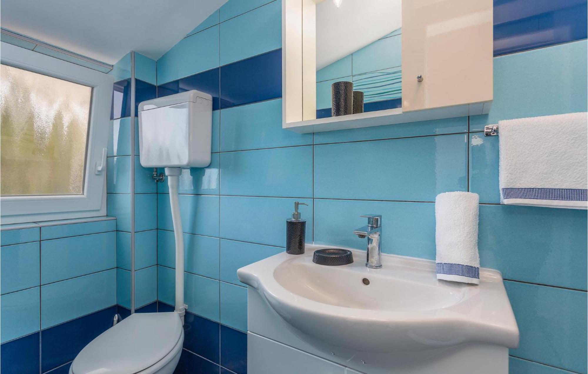 Awesome apartment in Krk with 2 Bedrooms&WiFi Risika Buitenkant foto
