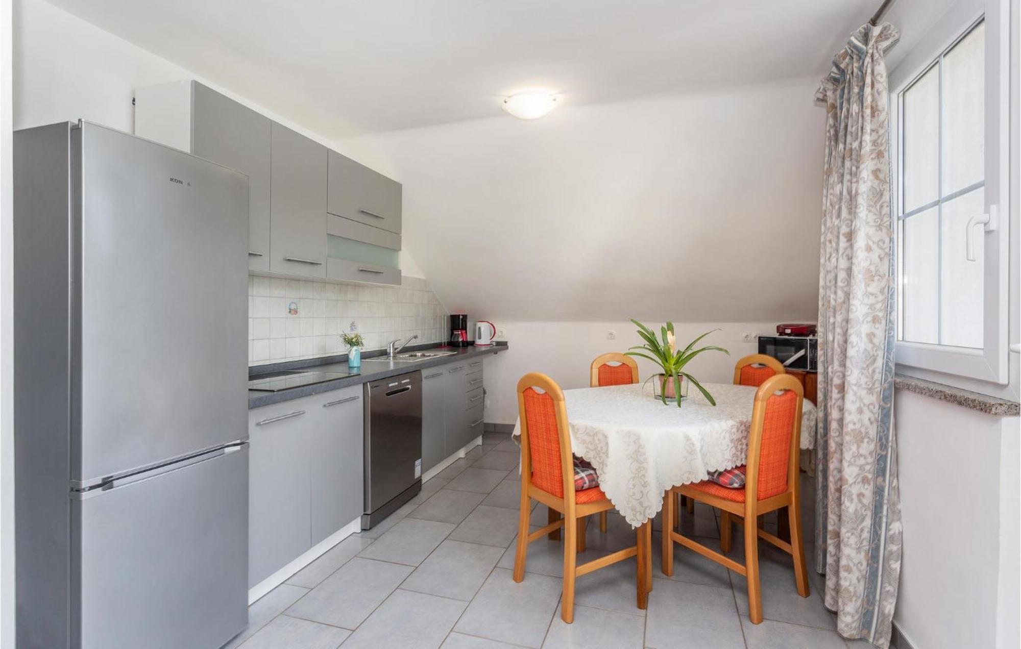 Awesome apartment in Krk with 2 Bedrooms&WiFi Risika Buitenkant foto